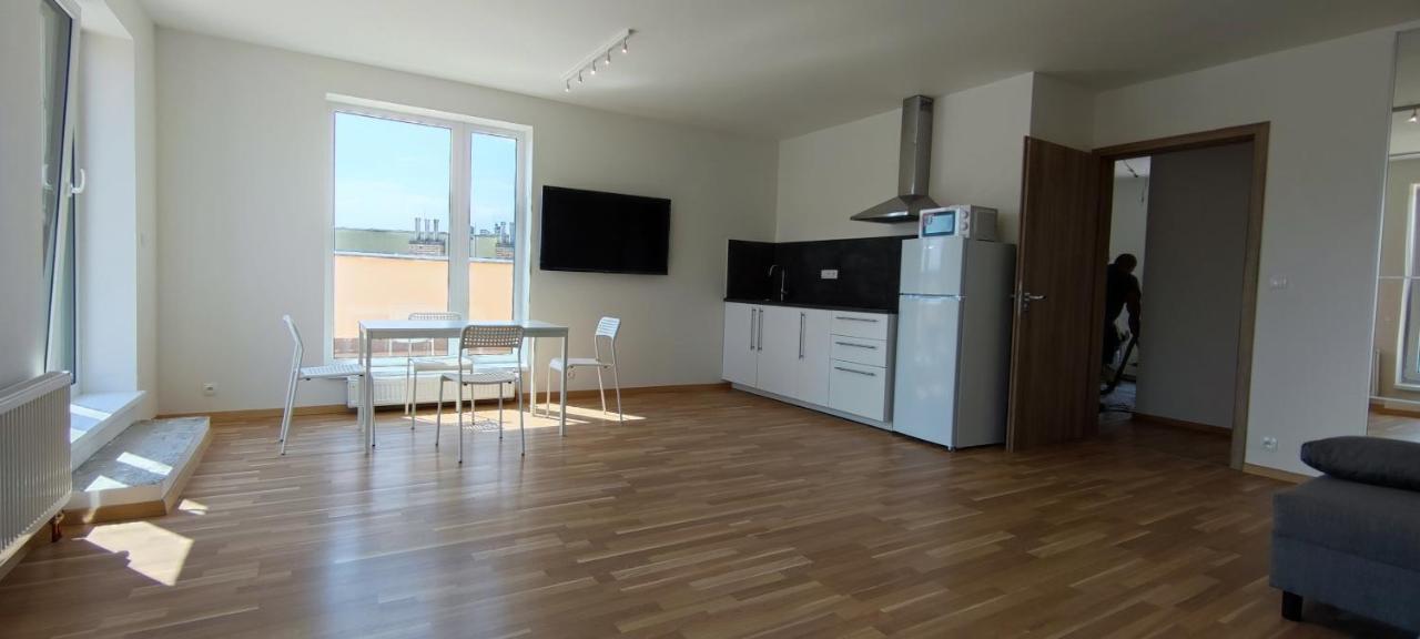 Penthouse # 81 With Panoramic City View In Elite Rezidence With Free Parking Прага Экстерьер фото