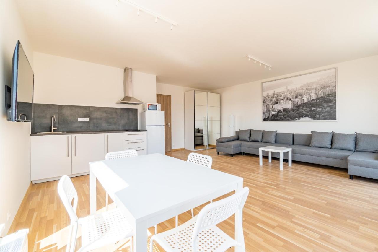 Penthouse # 81 With Panoramic City View In Elite Rezidence With Free Parking Прага Экстерьер фото
