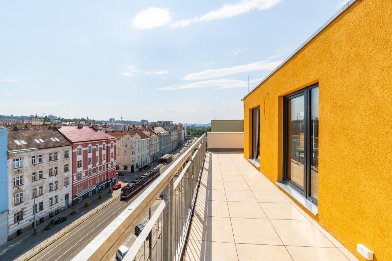 Penthouse # 81 With Panoramic City View In Elite Rezidence With Free Parking Прага Экстерьер фото